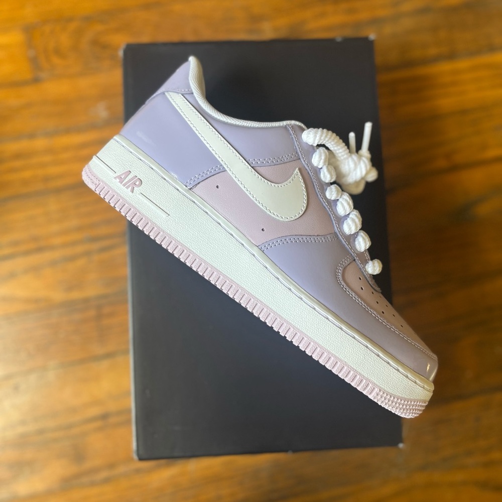 Nike Air Force 1 '07 LV8 in Hydrangeas and White - Picture 3 of 13
